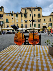 Piazza dell'Anfiteatro thumb 5